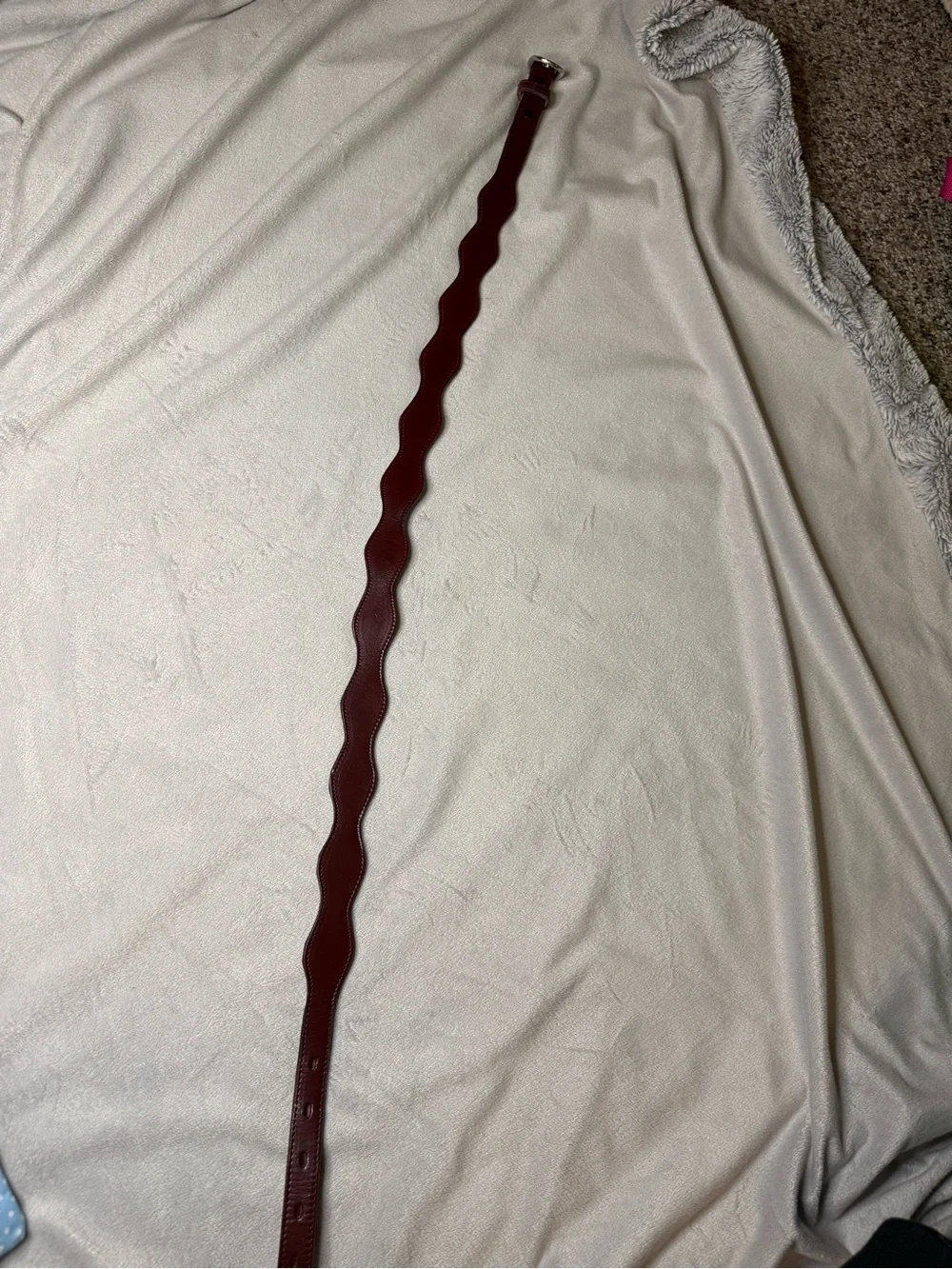 Vintage Dun Dee scalloped leather belt in a deep burgundy/maroon size 34